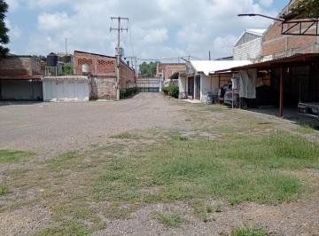 Bodega comercial · 2 Estacionamientos · Bodega Comercial en Barrio San Miguel