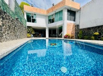 Casa · 400m² · 5 Recámaras · Casa en Venta en Fracc. Insurgentes en Zona Norte a Unos m de La Uaem