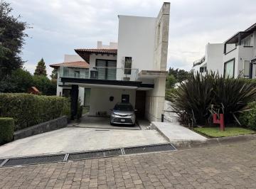 Casa · 576m² · 3 Recámaras · 4 Estacionamientos · Casa en Venta en Club de Golf Los Encinos
