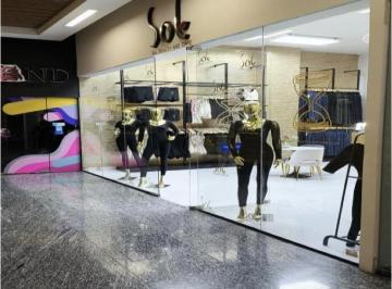 Local comercial · 80m² · 1 Estacionamiento · Local en Renta Corner Santa Fe