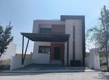 Casa · 320m² · 3 Recámaras · 3 Estacionamientos · Casa en El Mayorazgo