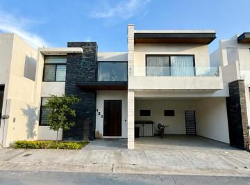 Casa de 4 habitaciones, Saltillo · Venta de Casa en Alcázar Residencial
