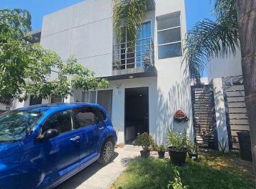 Casa de 3 habitaciones, Tlajomulco de Zúñiga · Casa de 88 m² con 3 Habitaciones en Venta Santa Cruz del Valle, Tlajomulco de Zúñiga
