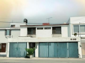 Casa de 3 habitaciones, Zapopan · Casa en Venta, Jardines de Guadalupe, con 300 m² de Terreno