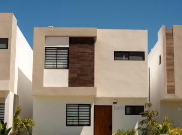 Casa de 3 habitaciones, Mazatlán · Casa en Venta en Zona Norte en Mazatlán