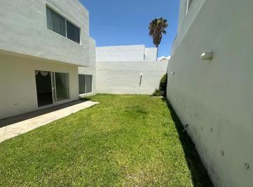 Casa · 308m² · 3 Recámaras · 3 Estacionamientos · Amplia en Privada en Una de Las Mejores Zonas