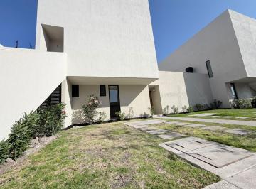 Departamento · 120m² · 2 Recámaras · 2 Estacionamientos · Buscas Depa de Planta Baja con Jardín? Este en Zarú Es Tu Opción!