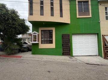 0670df2711f358402f76591f432e02bb19ecb49fdb57e551f27cbe28c6265982 · Hc Casa en Renta en Villa del Real 9na