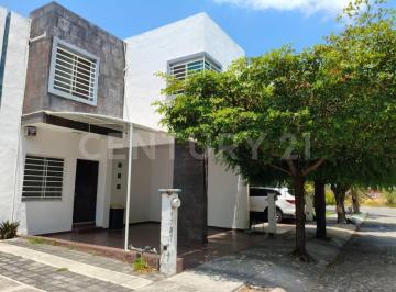 Casa · 123m² · 3 Recámaras · 2 Estacionamientos · Casa Remodelada en Venta en Residencial Margaritas