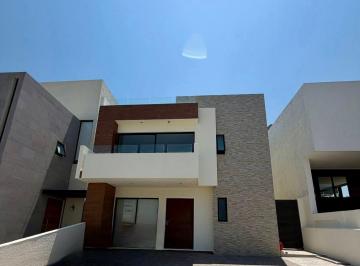 Casa en condominio de 4 habitaciones, El Marqués · En Renta Casa de Diseño Único Ubicada en Zibatá Privada de Acantha