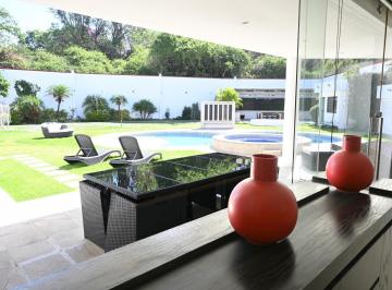 Casa · 429m² · 5 Recámaras · 2 Estacionamientos · Casa Minimalista en Venta en Delicias, Cuernavaca | Alberca, Jardín y Privacidad en Los Colorines
