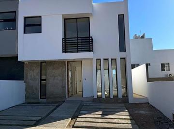 Casa · 124m² · 3 Recámaras · 2 Estacionamientos · Casa en Venta - Veredas del Mar - Coto 4 a Solo 5 Minutos de Plaza Galerías