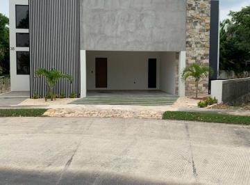 Casa en condominio de 3 habitaciones, Mérida · Venta Oportunidad Residencia Privada Yucatan Country Club