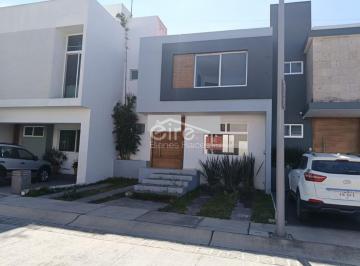 Casa 131m² Renta Fraccionamiento Valle Imperial · Casa en Renta en Valle Imperial, Zapopan | Dentro de Coto Encino