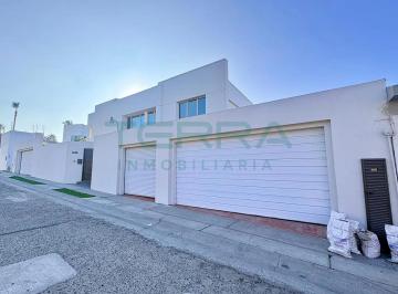 Casa de 4 habitaciones, Tijuana · Casa en Venta en Chapultepec