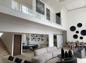 Departamento · 344m² · 3 Recámaras · 2 Estacionamientos · Bonito PH en Milenio III