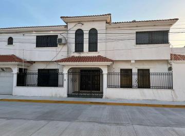 Casa · 400m² · 3 Recámaras · 6 Estacionamientos · Venta Casa en Malibran Ciudad del Carmen