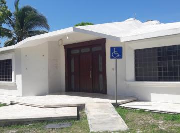 Oficina · 20 Estacionamientos · Oficina Amplia con Bodega