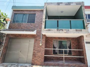 Casa · 188m² · 3 Recámaras · 1 Estacionamiento · Casa en Venta Remodelada - Ignacio Zaragoza