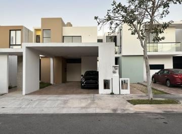 Casa de 3 habitaciones, Mérida · Casa en Venta en Floresta Residencial con Valor Debajo del Mercado