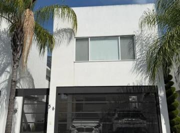 Casa · 223m² · 3 Recámaras · 2 Estacionamientos · Casa en Residencial La Lagrima