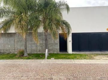 Casa · 400m² · 3 Recámaras · Casa en Alquerías de Pozos