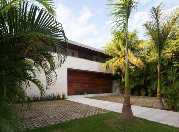 Casa de 4 habitaciones, Benito Juárez · Casa en Venta a Orilla del Lago, de 4 Recámaras y 4 Baños.