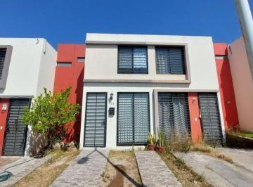 Casa en condominio · 69m² · 3 Recámaras · 1 Estacionamiento · Casa en Venta en Vista Sur, Tlajomulco de Zuñiga