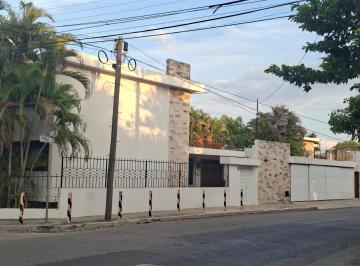 Casa de 6 habitaciones, Mérida · Ampliacasa en Col Alcalá Martín, de Dos Plantas, Equipada con 6 Recámaras, 3.5 Baños Terraza Cochera