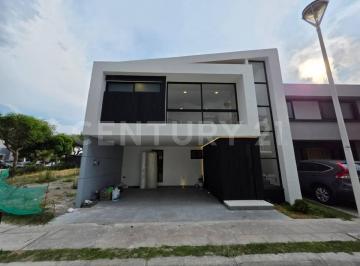 Casa · 290m² · 4 Recámaras · Casa en Venta - Parque Yucatán. en Lomas de Angelópolis III