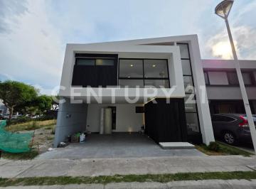 Departamento · 290m² · 4 Recámaras · Casa en Venta - Parque Yucatán. en Lomas de Angelópolis III