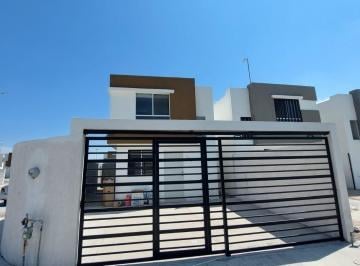 Casa · 120m² · 2 Recámaras · 2 Estacionamientos · Casa Amueblada en Renta Salinas Victoria Cumbre del Norte, N. L.