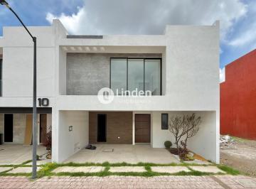 Casa · 225m² · 3 Recámaras · 2 Estacionamientos · Casa en Venta en Fraccionamiento Altana, Zona San Pedro Cholula