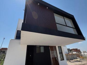 Casa · 220m² · 3 Recámaras · 2 Estacionamientos · Casa Aisha en Zibatá Querétaro
