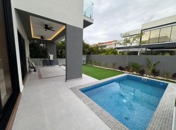 Casa en condominio de 4 habitaciones, Mérida · Casa en Venta en El Yucatan Country Club, Privada Oasis