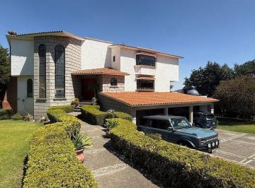 Casa · 627m² · 4 Recámaras · 14 Estacionamientos · Casa en Venta, Hacienda Valle Escondido, 4 Recámaras