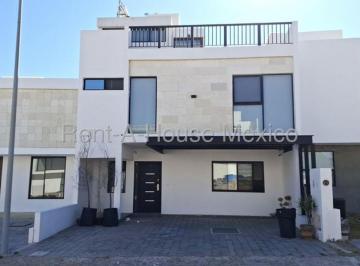 Casa de 4 habitaciones, Querétaro · Vendo Casa 3 Niveles Estilo Moderno en Preserve Juriquilla 4 Recamaras 3 Baños 2 Autos Techados