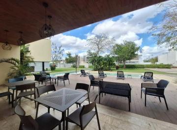 1 · Terreno en Venta Merida Yucatan, Privada con Casa Club, Vigilancia, Alberca