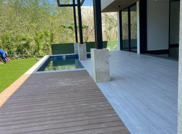 Casa en condominio de 4 habitaciones, Mérida · Venta o Renta Casa Al Campo de Golf en Yucatan Country Club en Merida, Yucatan