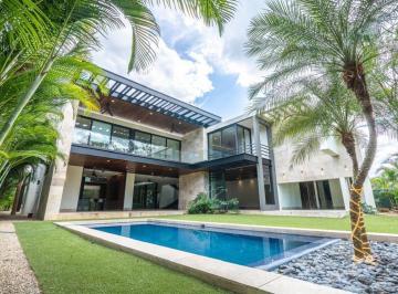 Casa de 4 habitaciones, Mérida · Casa en Venta en El Yucatán Country Club, Mérida Yucatán.