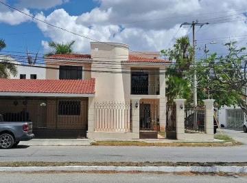 1 · Casa en Renta Ubicada Sobre Av Al Norte de Merida