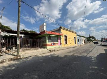 1 · Casa con Gran Terreno en Venta en El Centro de Merida Para Remodelar