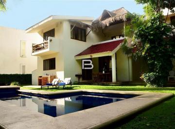 Casa · 272m² · 3 Recámaras · 3 Estacionamientos · Casa en Venta en Playa Car