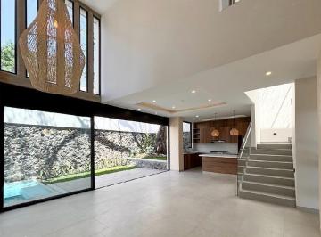 Casa · 214m² · 4 Recámaras · 2 Estacionamientos · Casa en Lomas del Mirador