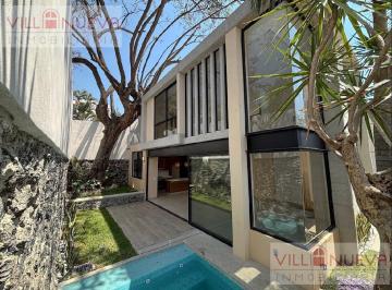 Casa · 214m² · 4 Recámaras · 2 Estacionamientos · Casa en Lomas del Mirador