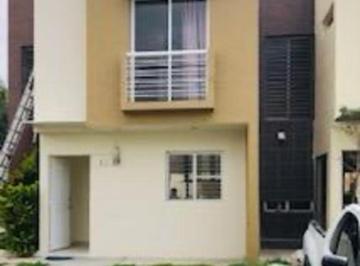 Casa en condominio de 3 habitaciones, Zapopan · Casa en Venta en Fraccionamiento Campo Real
