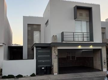 Casa · 189m² · 3 Recámaras · 2 Estacionamientos · Se Renta Casa en Reserva Poniente en Zona Dorada - (4)