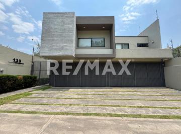 Casa · 484m² · 4 Recámaras · 8 Estacionamientos · Casa en Venta en El Palomar - (4)