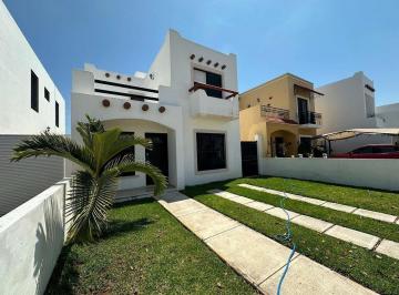 Casa · 131m² · 3 Recámaras · 2 Estacionamientos · Casa en Venta en Mérida, Gran Santa Fe, Caucel, en Privada