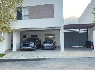 Casa · 250m² · 3 Recámaras · 2 Estacionamientos · Casa en Venta en Los Linos Santiago Nl